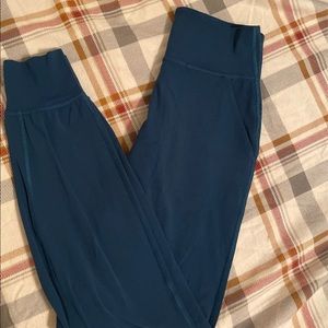 Lululemon align jogger 28” sz 4